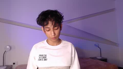 Snapshot of hot_little_bunny chatting on March 1, 12:39 am Alana online show from March 1, 12:39 am