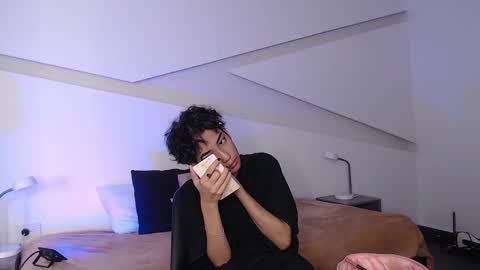 Snapshot of hot_little_bunny chatting on March 6, 8:37 pm Alana online show from March 6, 8:37 pm