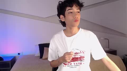 Snapshot of hot_little_bunny chatting on March 12, 12:53 am Alana online show from March 12, 12:53 am
