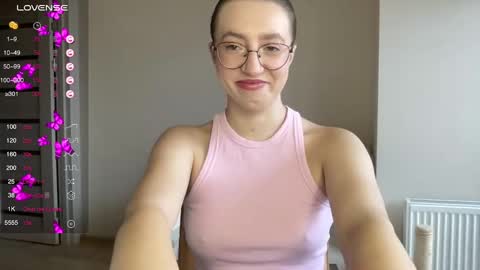 Lina online show from December 5, 8:49 am