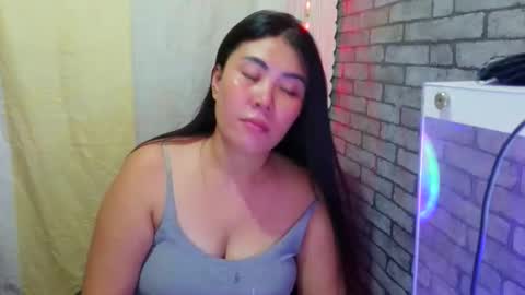 hot_marilou online show from April 8, 5:32 am