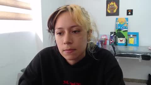 Mia online show from September 17, 3:48 pm