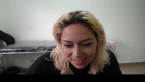 Mia online show from March 4, 12:12 pm