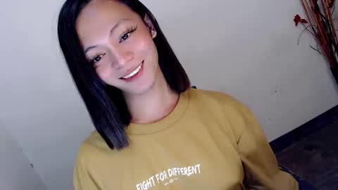 SWEET AGATHA online show from November 3, 2:40 pm