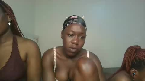 Hot petite online show from November 4, 12:17 pm