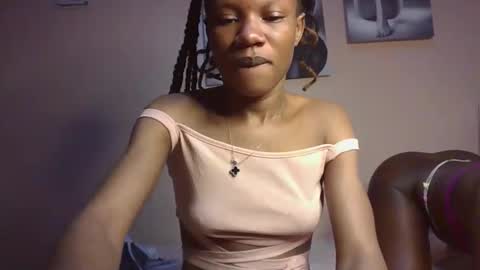 hot petite100 online show from October 9, 9:09 pm