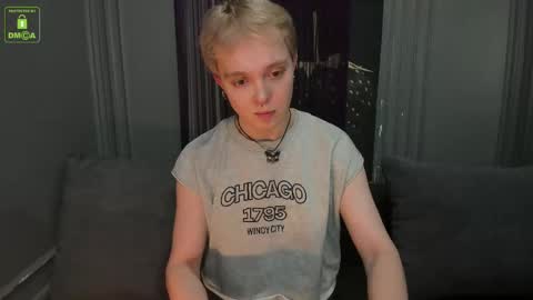 hot_twinkboy online show from February 15, 10:44 am