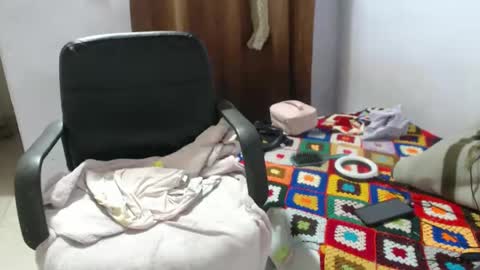 Hot and PowerHOPE U MISS ME online show from October 8, 1:57 am