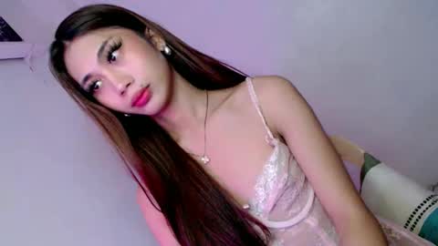 hotasian2345 online show from February 18, 8:36 am