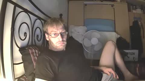 hotbilly_39 online show from October 9, 9:09 pm