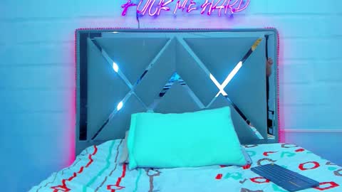 DANIEL AND KEVIN online show from October 24, 7:09 am