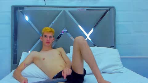 DANIEL AND KEVIN online show from October 14, 6:27 am