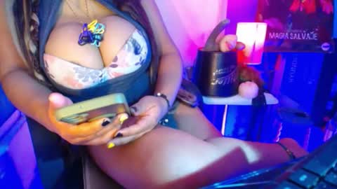 Snapshot of hotbritneyxx chatting on February 21, 8:07 am hotbritneyxx online show from February 21, 8:07 am