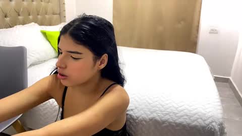 hotcouple1_xx online show from September 27, 3:32 pm