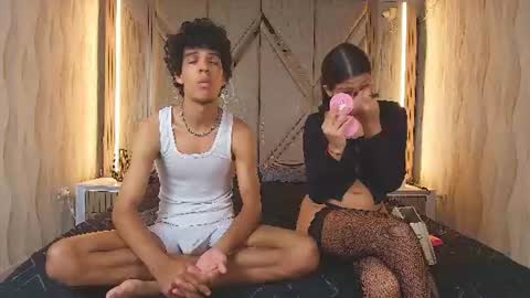 hotcouple_222 online show from June 18, 1:38 pm