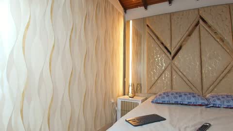 hotcouple_222 online show from April 6, 1:12 pm