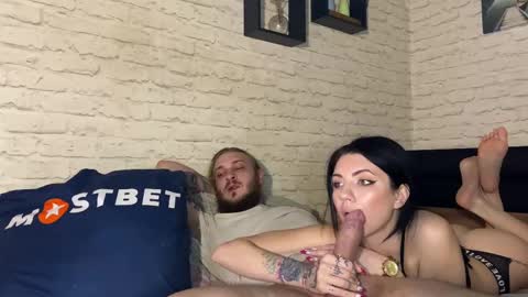 YounHotCouple online show from February 11, 1:30 pm