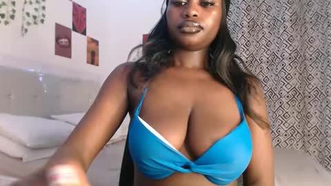 Hotcurvykeisha online show from May 31, 10:00 pm