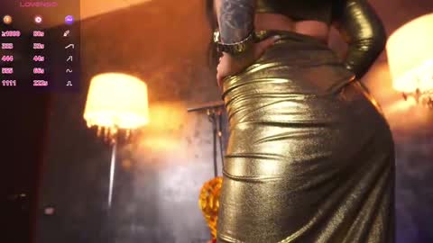 Snapshot of hotdesy_ chatting on February 18, 6:37 am Mistress online show from February 18, 6:37 am