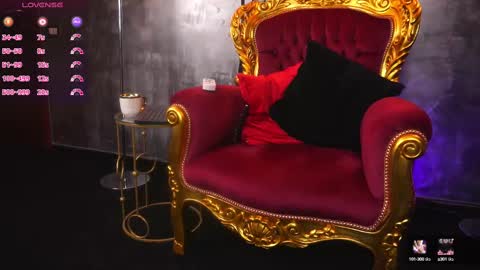 Snapshot of hotdesy_ chatting on February 15, 6:23 am Mistress online show from February 15, 6:23 am