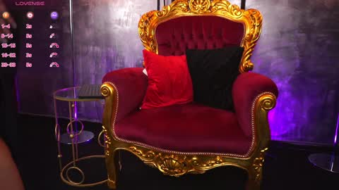 Snapshot of hotdesy_ chatting on February 4, 3:22 am Mistress online show from February 4, 3:22 am