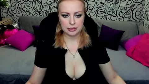 Snapshot of hotdreamhere chatting on September 10, 10:05 am Alice online show from September 10, 10:05 am