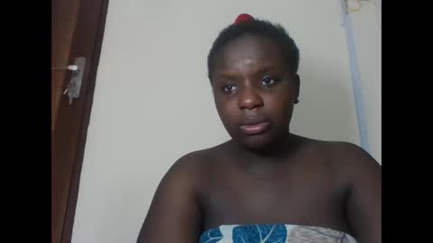 Snapshot of hotebbbyy chatting on December 18, 3:37 am EBBY online show from December 18, 3:37 am