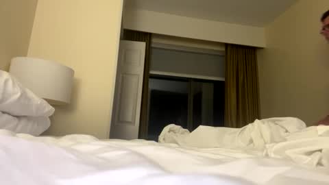 Snapshot of hotelstudincali chatting on October 1, 4:33 am hotelstudincali online show from October 1, 4:33 am