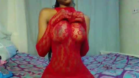 hotfalling706077 online show from December 29, 2:06 am