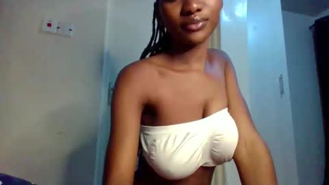 hotfalling706077 online show from December 3, 7:50 pm