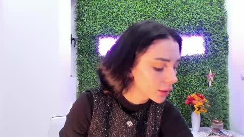 hotfallingdevil online show from December 1, 6:00 am