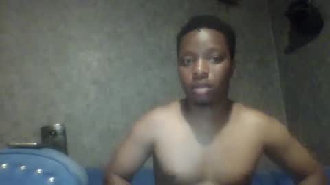 hotguyy001 online show from February 16, 4:32 pm