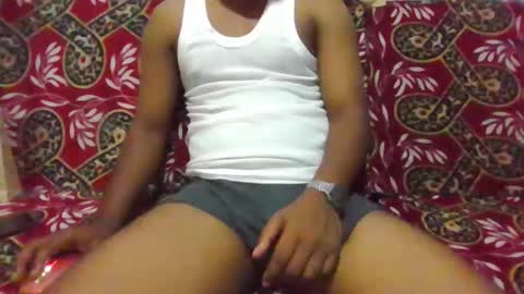 hotguyy001 online show from April 5, 3:58 am