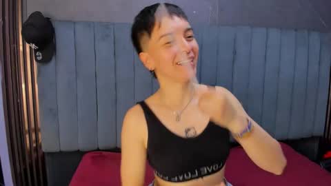 hannah online show from February 20, 2:33 am