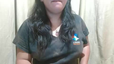 hotiemorenagurl18 online show from September 13, 5:54 am