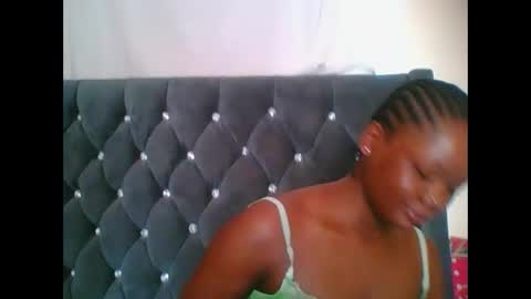 LOYCE online show from December 23, 8:09 am