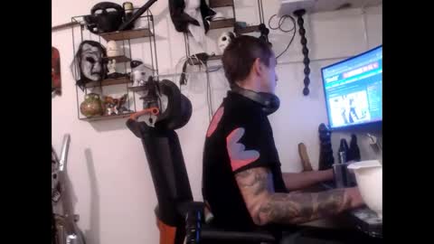 hotkinkytat online show from March 8, 10:45 pm