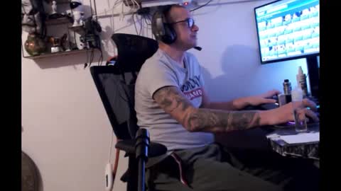 hotkinkytat online show from December 18, 12:33 pm