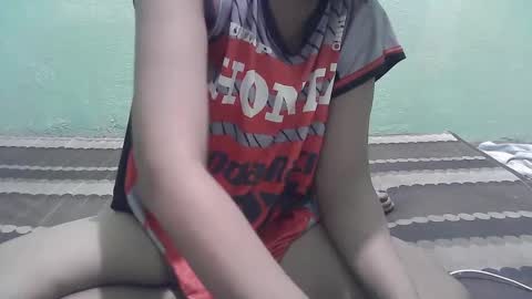 Snapshot of hotladypinay32 chatting on March 12, 7:02 am hotladypinay32 online show from March 12, 7:02 am