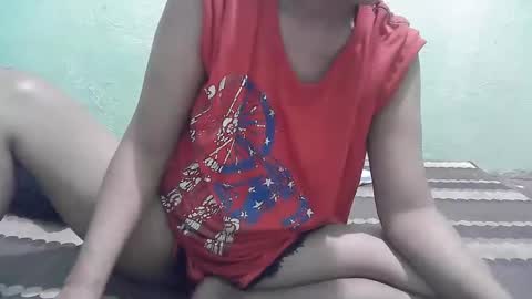 Snapshot of hotladypinay32 chatting on February 22, 10:07 am hotladypinay32 online show from February 22, 10:07 am