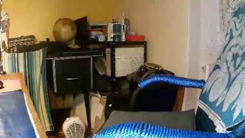 Snapshot of hotleopold chatting on January 3, 11:33 pm hotleopold online show from January 3, 11:33 pm