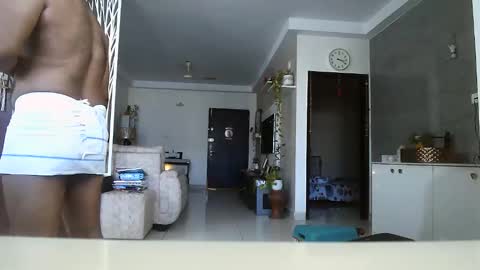 hotm_on_cam online show from October 12, 9:46 am