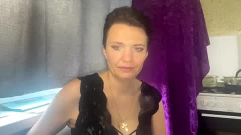 hotmamaqueen234 online show from July 22, 12:29 pm