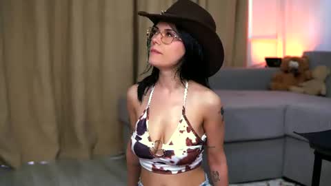 Molly online show from June 30, 10:25 am