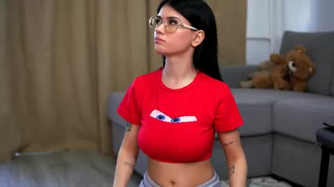 Molly online show from July 7, 6:47 am