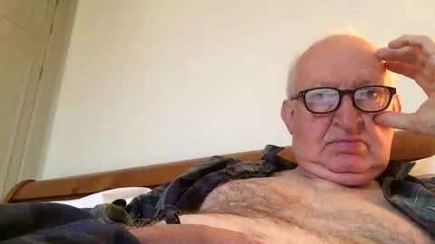 hotmuff99 online show from October 18, 7:34 am