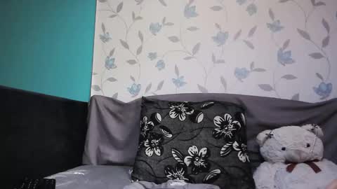 Nicolle online show from October 16, 10:15 am