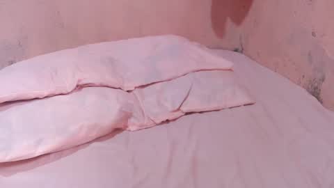 Snapshot of hotpink4u04 chatting on January 28, 3:36 am hotpink4u04 online show from January 28, 3:36 am