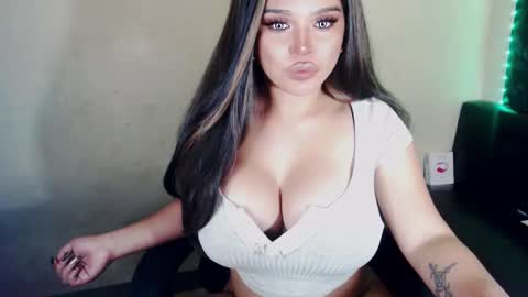 Marga Avery online show from December 16, 7:32 pm