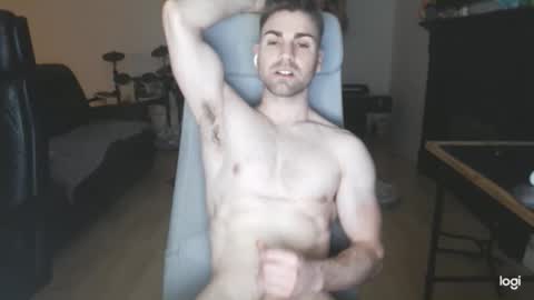 hotstud4uu online show from May 3, 1:33 am